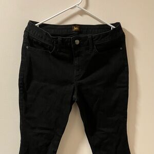 Basic Black Straight Leg Lee Jeans🎥🖤